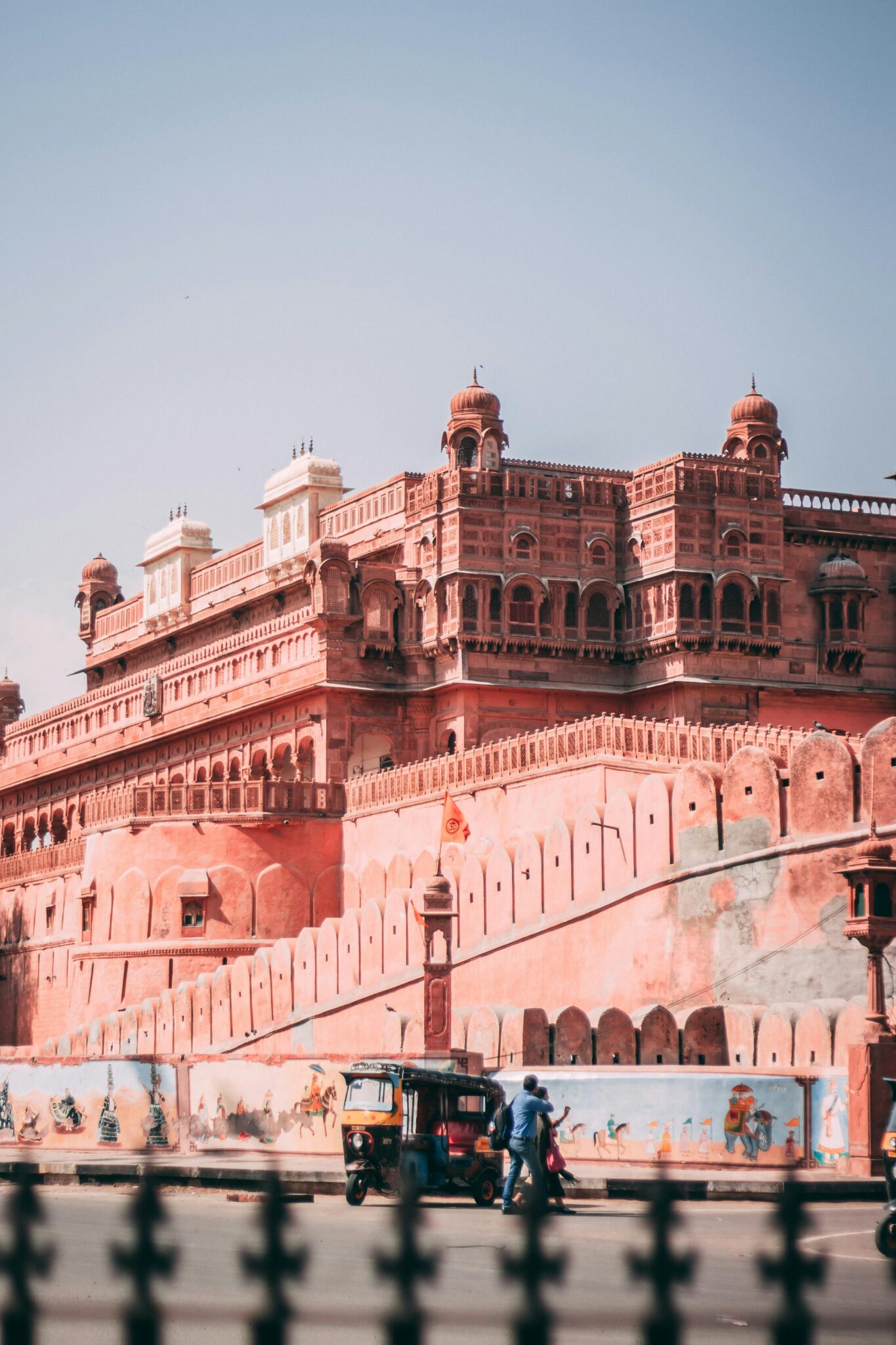 Stunning view of the historic Junagarh Fort in Bikaner under clear daylight.